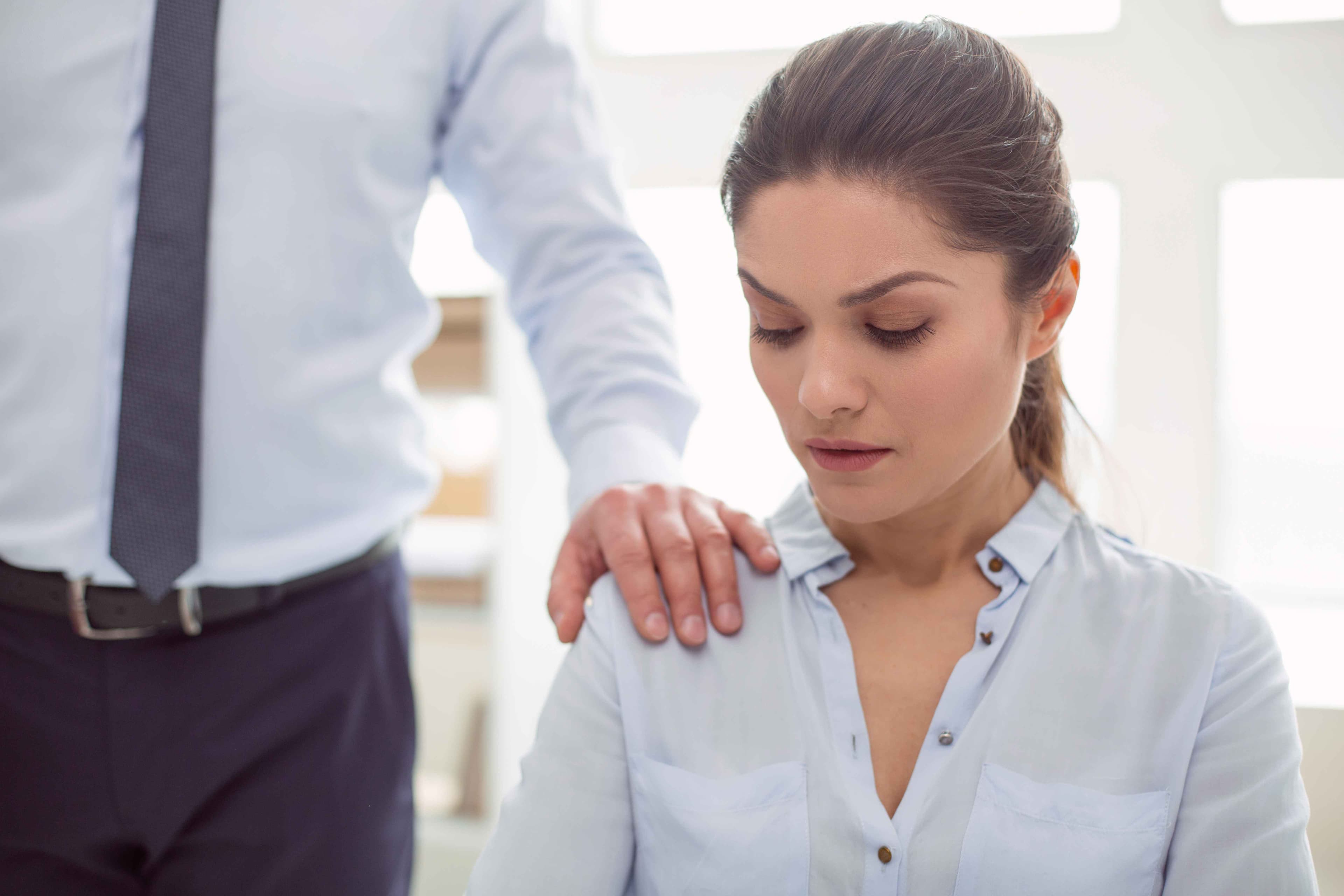 Guía práctica para empresas sobre cómo actuar ante denuncias de acoso sexual, laboral o violencia en el trabajo, incluyendo medidas de resguardo, investigación interna y cumplimiento de plazos legales.